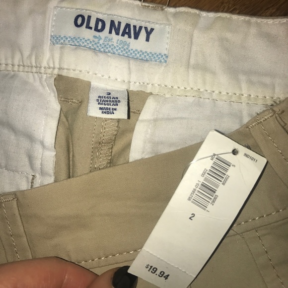 NWT • OLD NAVY KHAKI SHORTS - Picture 5 of 5